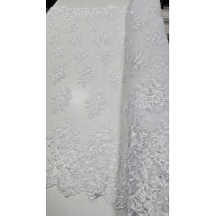 Tule Bordado com Pedrarias Branco I17 - Comprimento 1,80 m x Largura 1,30 m 