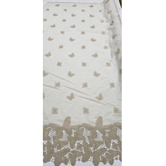 Cambraia Bordada Fundo Creme com Barrado em Guipir de Borboletas Kaki - Comprimento 1 m x Largura 1,30 m 