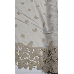 Cambraia Bordada Fundo Creme com Barrado em Guipir de Borboletas Kaki - Comprimento 1 m x Largura 1,30 m 