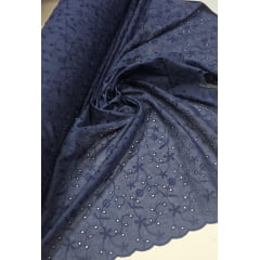 Layse Bordada Azul Marinho Modelo I92  COM DEFEITO NA COSTURA - Comprimento 1 m x Largura 1,35 m 