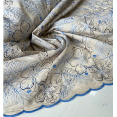 Cambraia Bordada Floral Azul - Comprimento 1,50 m x Largura 1,30 m 