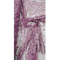 Tule Bordado Arabescos com Bico Uva Claro ST500  - Comprimento  0,80 cm x Largura 1,30 m 