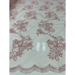 Tule Bordado Europa com Soutache  Rosa Bebê Com Bico Apenas de 1 Lado - Comprimento 4 m x Largura 1,40 m