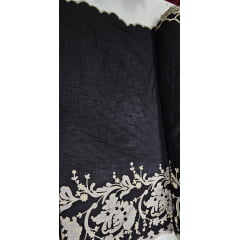 Viscolinho Premium Dior Bordado Fundo Preto Barrado Prata - Comprimento 1,50 m x Largura 1,40 m