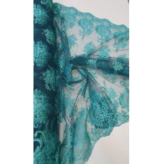 Tule Bordado Europa Bicolor com Fio Metálico Verde Desenho 34 - Comprimento  1 m x Largura 1,30m 