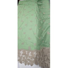 Cambraia Bordada Fundo Verde com Barrado em Guipir de Borboletas Kaki  - Comprimento 1,80 m x Largura 1,30