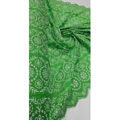 Layse Bordada Bicolor Fundo Verde Limão com Bordado Branco Modelo 17 - Comprimento 2,20 m x Largura 1,30 m 