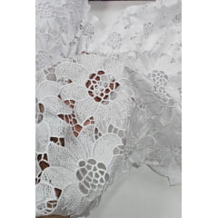 Renda Guipir Girassol Branca com Brilho COM SUJEIRA - Comprimento 1 m x Largura 1,30 m