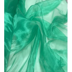 Organza Cristal Lisa Verde Bandeira Claro - Comprimento 3 m x Largura 1,47 m Organza Cristal Lisa Verde Bandeira Claro - Comprimento 3 m x Largura 1,47 m