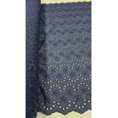 Layse Bordada Azul Marinho Modelo I82 - Comprimento 2,50 m x Largura 1,35 m Layse Bordada Azul Marinho Modelo I82 - Comprimento 2,50 m x Largura 1,35 m