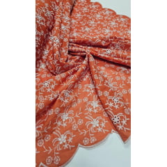 Layse Bordada Bicolor Fundo Laranja com Bordado Branco Modelo 15 - Comprimento 1,85 m x Largura 1,30 m 