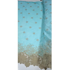 Layse Bordada Azul com Barrado em Renda Guipir Kaki 664 - Comprimento 1,50 m x Largura 1,30 m