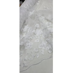 Tule Bordado Primavera 3D com Pérolas ST26 Branco COM FUROS E RASGO  - Comprimento 1 m x Largura 1,30 m