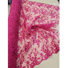 Tule Bordado com Bico Fucsia Modelo 26 - Comprimento 1,20 m x Largura 1,30 m