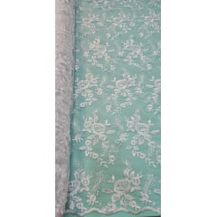 Tule Bordado com Bico Branco Modelo 26  - Comprimento 1 m  x Largura 1,30 m 