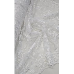 Tule Bordado com Bico Branco Modelo 26  - Comprimento 3 m  x Largura 1,30 m 
