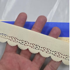 Bordado Inglês Modelo 2021/02 3,7cm Creme - Peça 10m