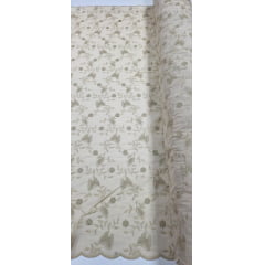 Cambraia Bordada 3D Bicolor Borboletas Bege com  Kaki  ( COM ACABAMENTO NOS 2 LADOS) 