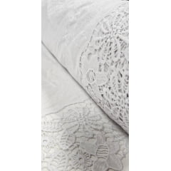 Cambraia Bordada  Branco com Barrado em Guipir ST01