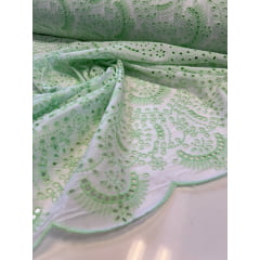 Layse Bordada Bicolor Fundo Branco com Bordado Maça Verde Modelo N41