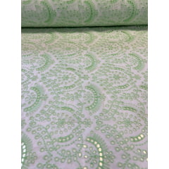 Layse Bordada Bicolor Fundo Branco com Bordado Maça Verde Modelo N41