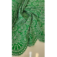 Layse Bordada Mandalas Fundo Verde Bordado Branco