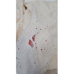 Layse  floral café com leite COM RASGO NA PONTA - Comprimento 3,80 m x Largura 1,40 m 