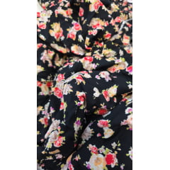 Viscolinho estampado floral fundo preto - Comprimento 1,60 m x Largura 1,50 m Viscolinho estampado floral fundo preto - Comprimento 1,60 m x Largura 1,50 m