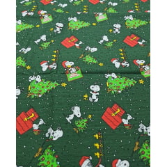 Tricoline Estampado Snoopy Natal Fundo Verde - Fernando Maluhy  