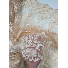 Tule Bordado com Bico Salmão Claro 13