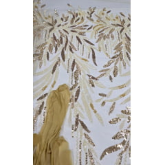 Tule Bordado com Pedrarias 3D Wave em Georgete Dourado