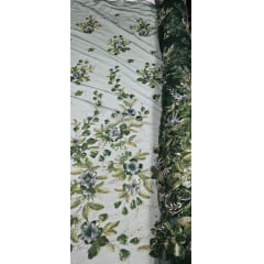 Tule Bordado com Pedrarias e Flores em 3D Jardim Encantado Verde