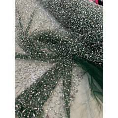 Tule Bordado Verde Floresta com Pedrarias Multicolor JDST
