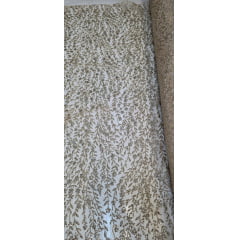 Tule com Glitter Ramos em Alto Relevo Dourado Tule com Glitter Ramos em Alto Relevo Dourado