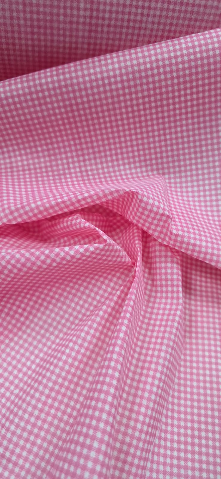 TNT de Viscose Engomado Xadrez Rosa Médio