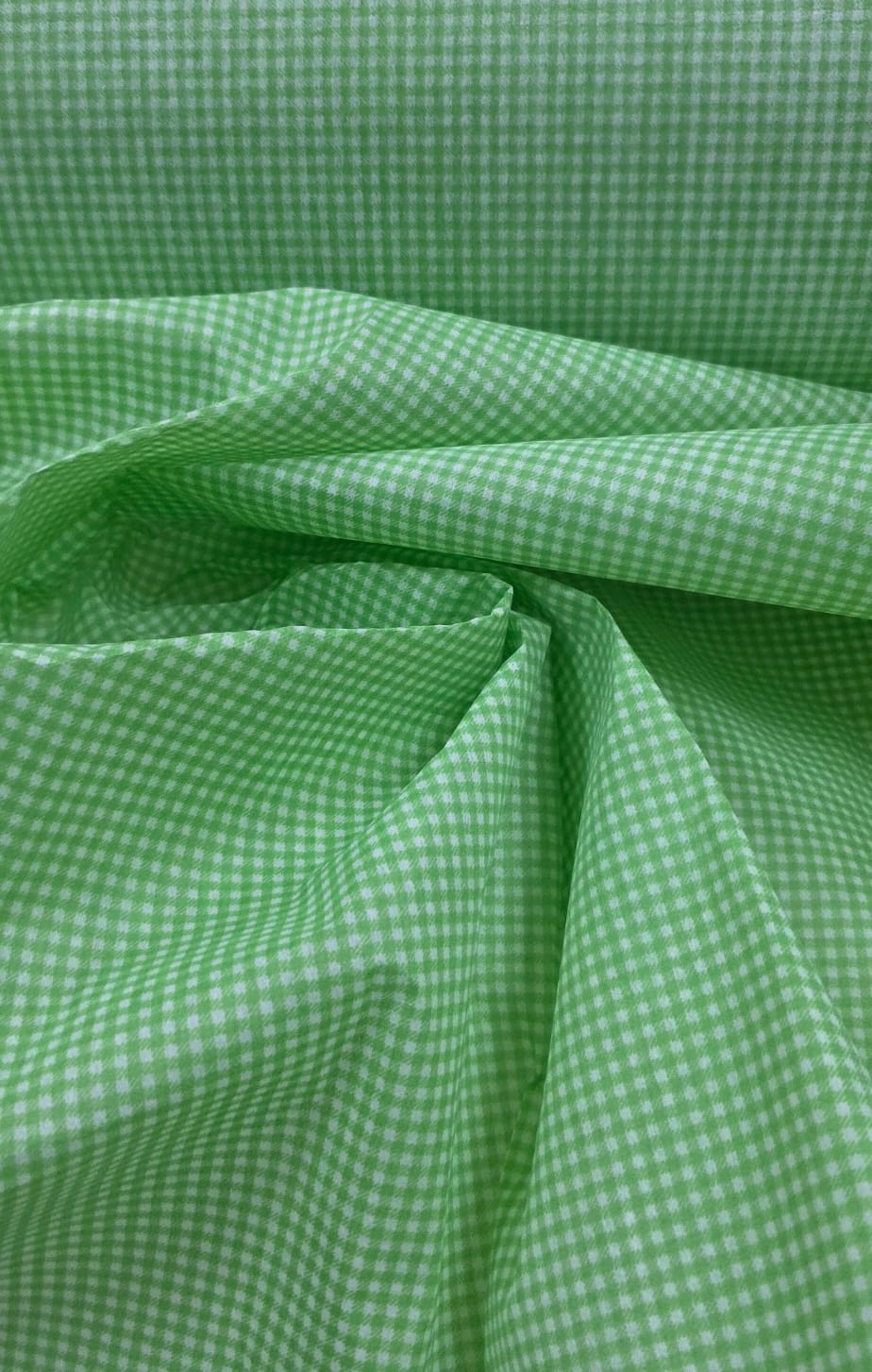 TNT de Viscose Engomado Xadrez Verde Maça