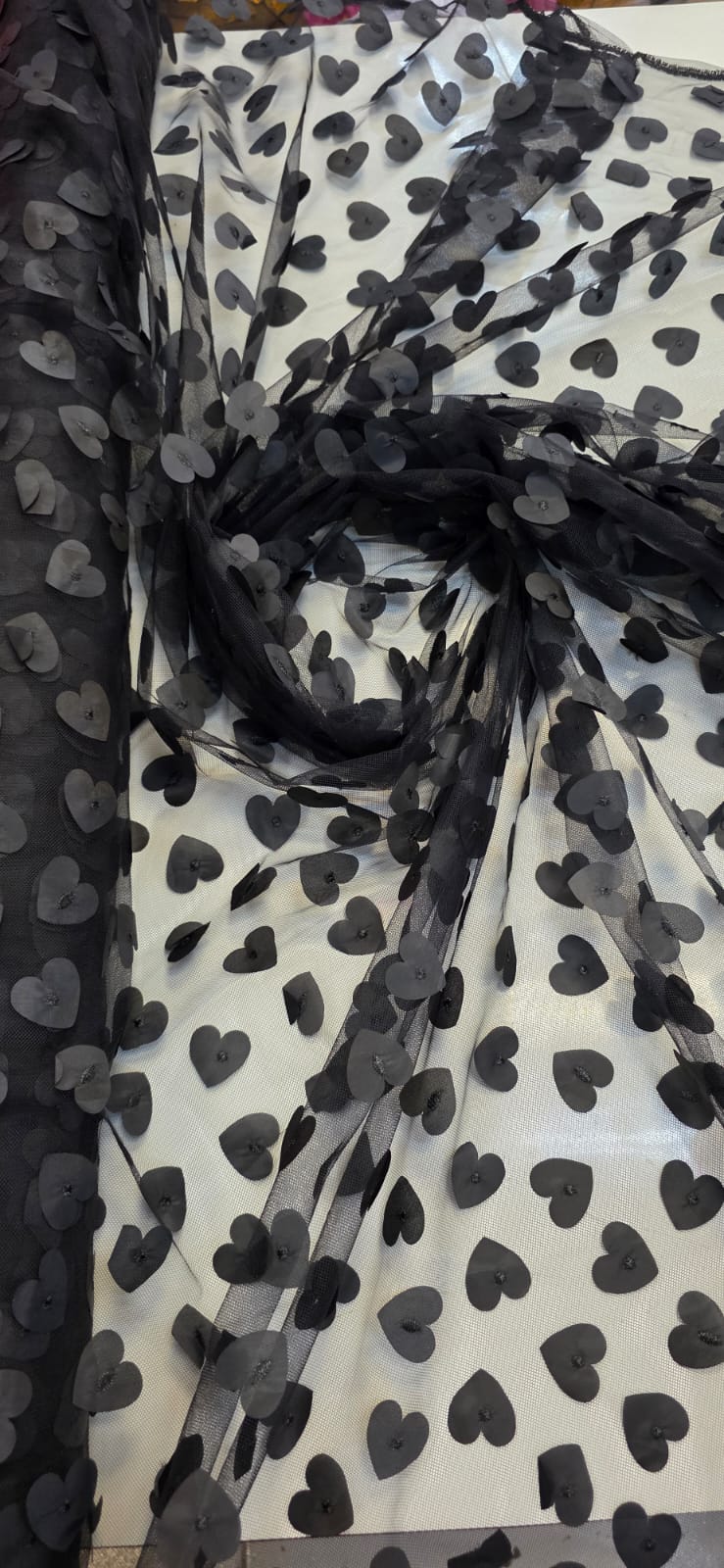 Tule Bordado Alegra 3D Coração Preto