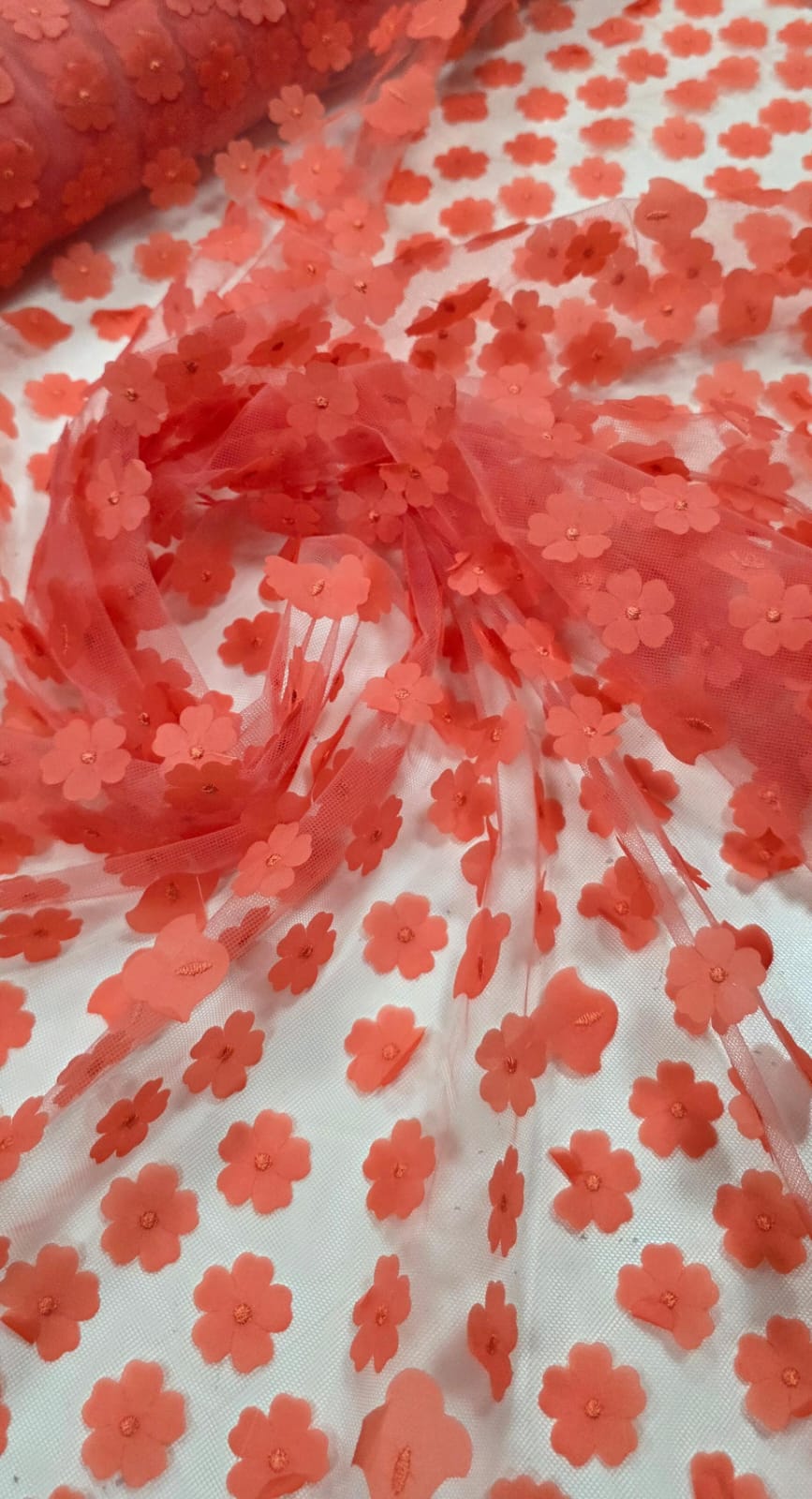 Tule Bordado Alegra 3D Margaridas Coral