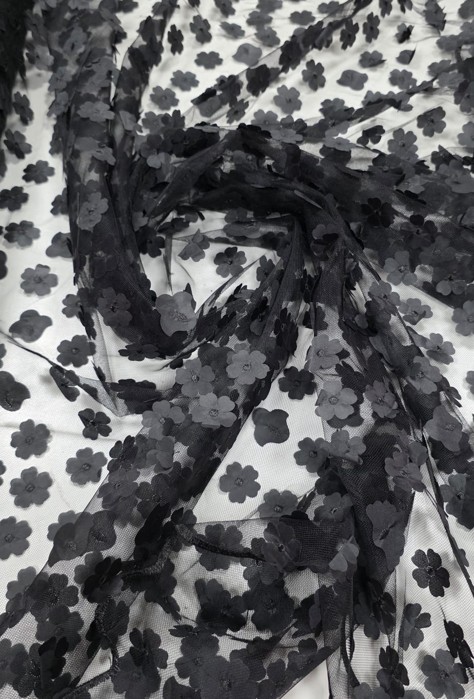 Tule Bordado Alegra 3D Margaridas Preto