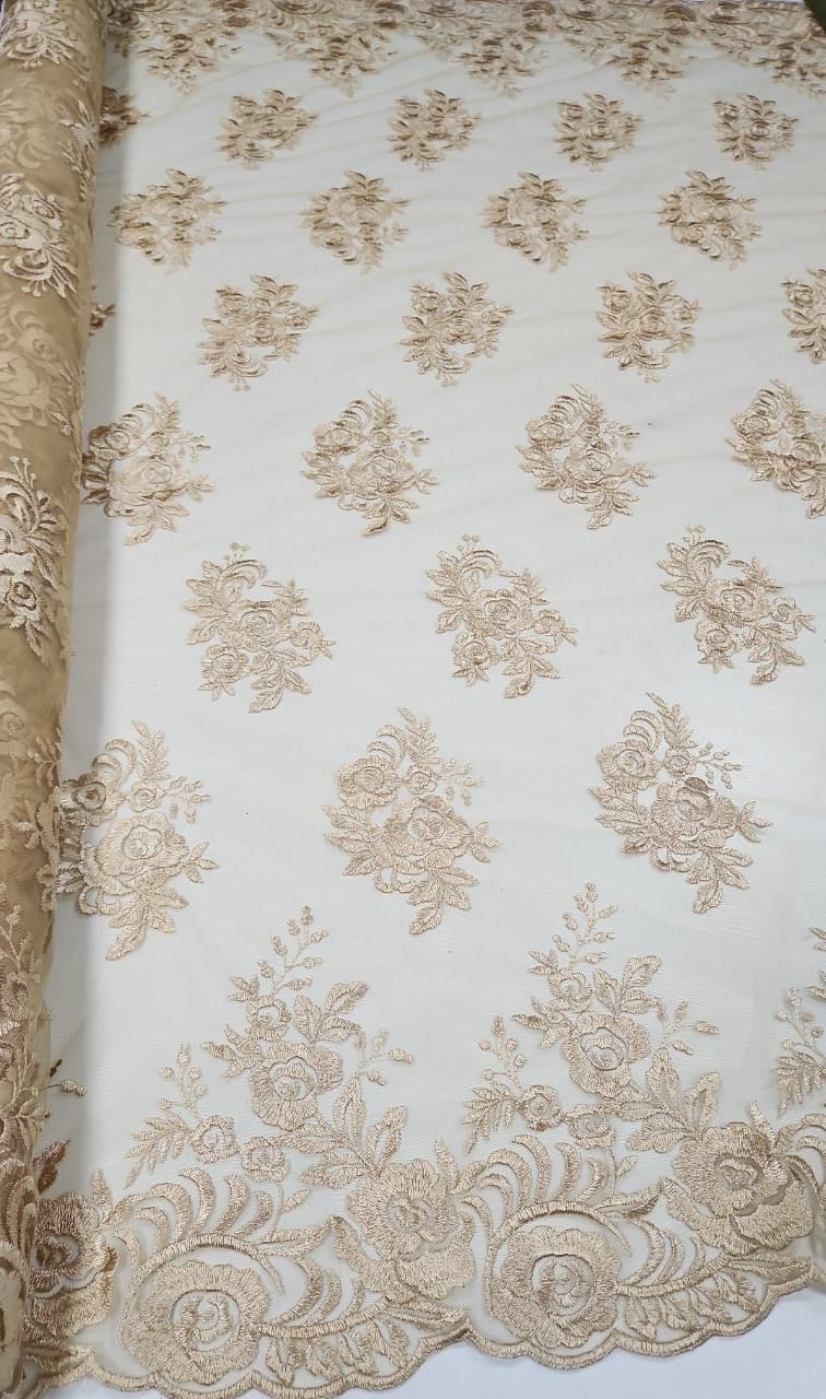 Tule Bordado com Bico Dourado 02