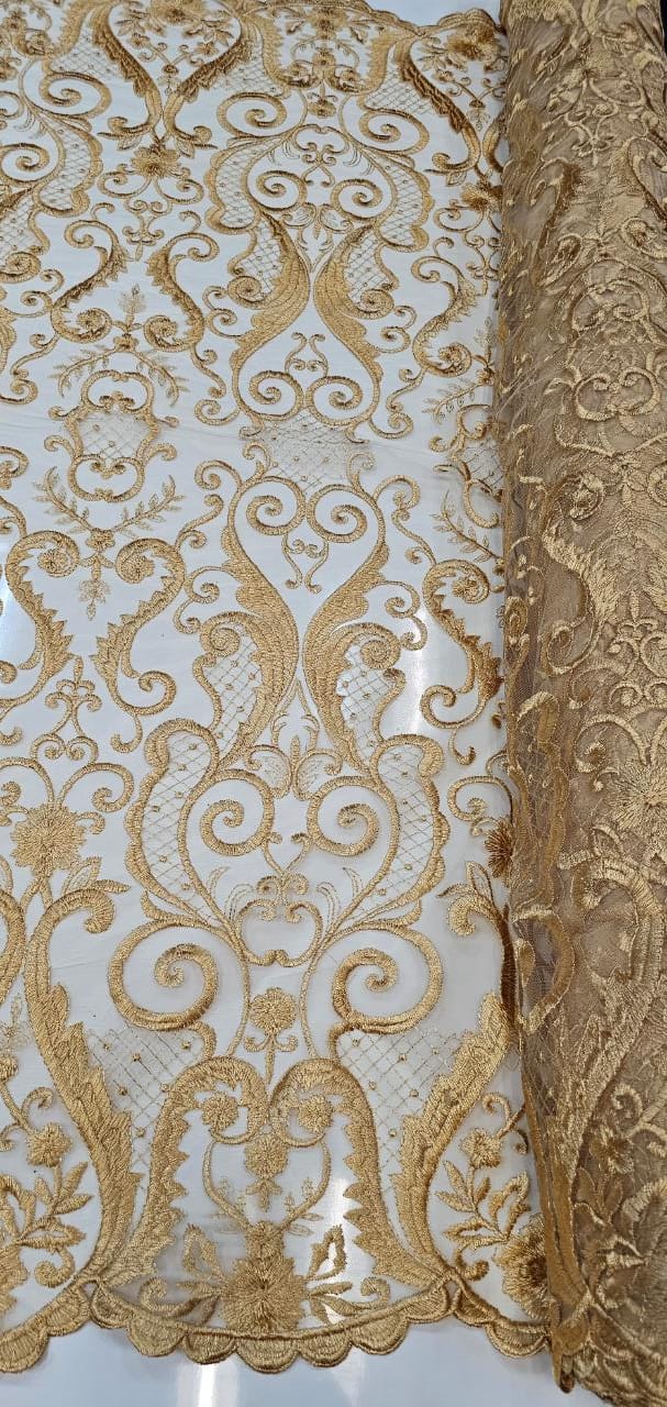 Tule Bordado com Bico Dourado 466A