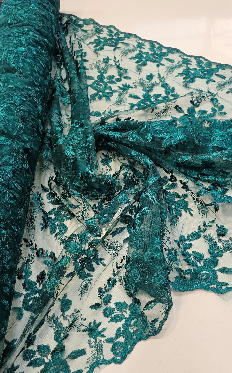 Tule Bordado com Bico Vrde Floresta Modelo 26