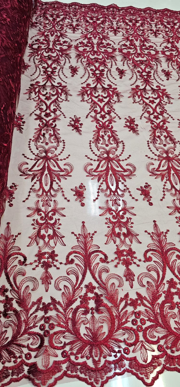 Tule Bordado com Bico Marsala Modelo 917C