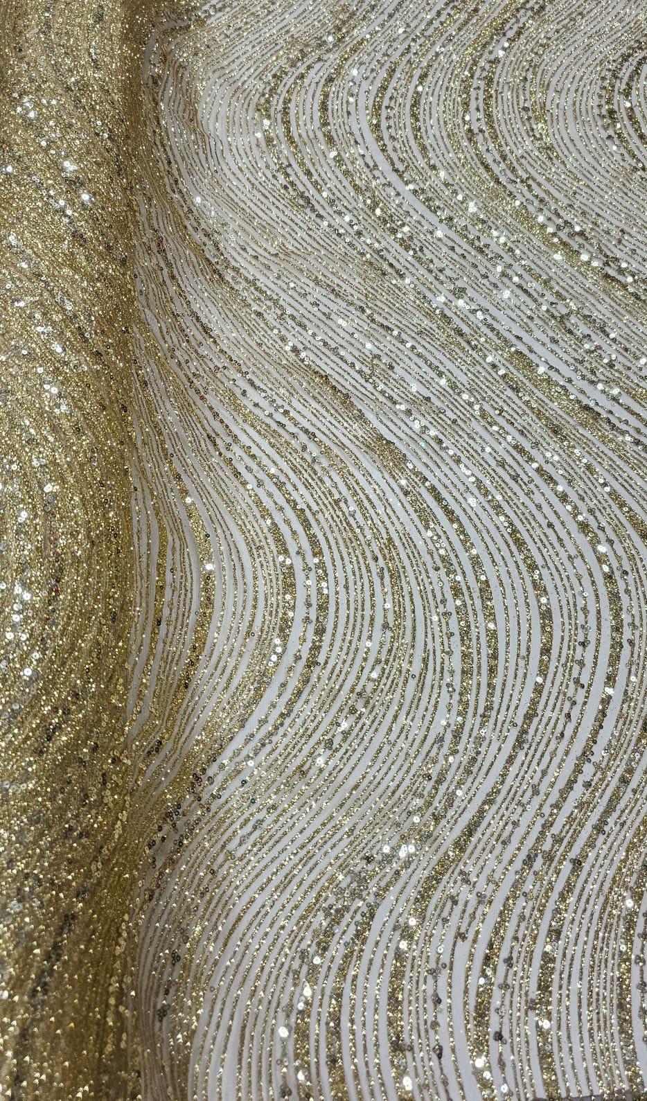 Tule Bordado com Glitter  e Paetê Dourado Wave P224 