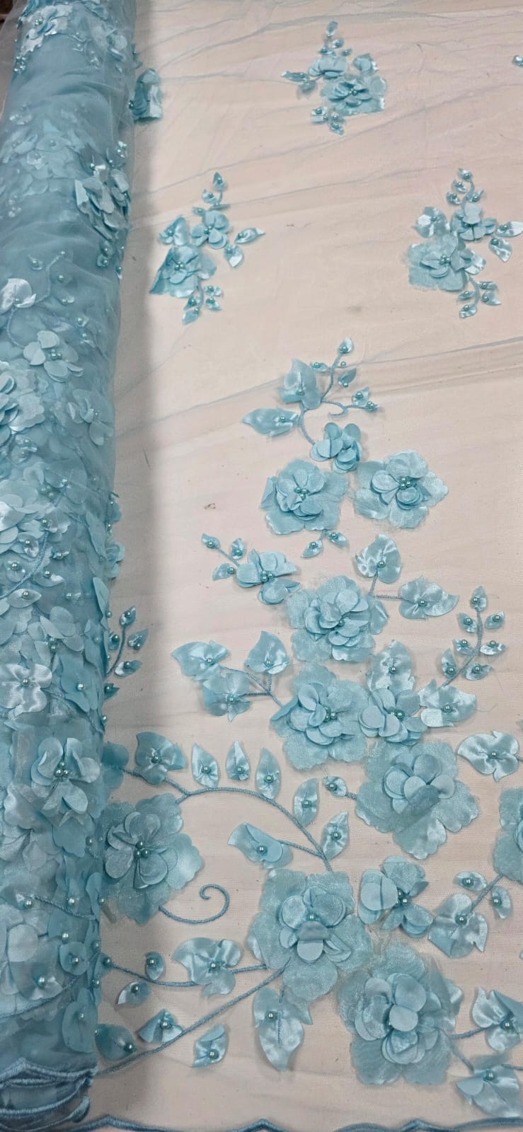 Tule Bordado Primavera 3D com Pérolas ST26 Azul Claro