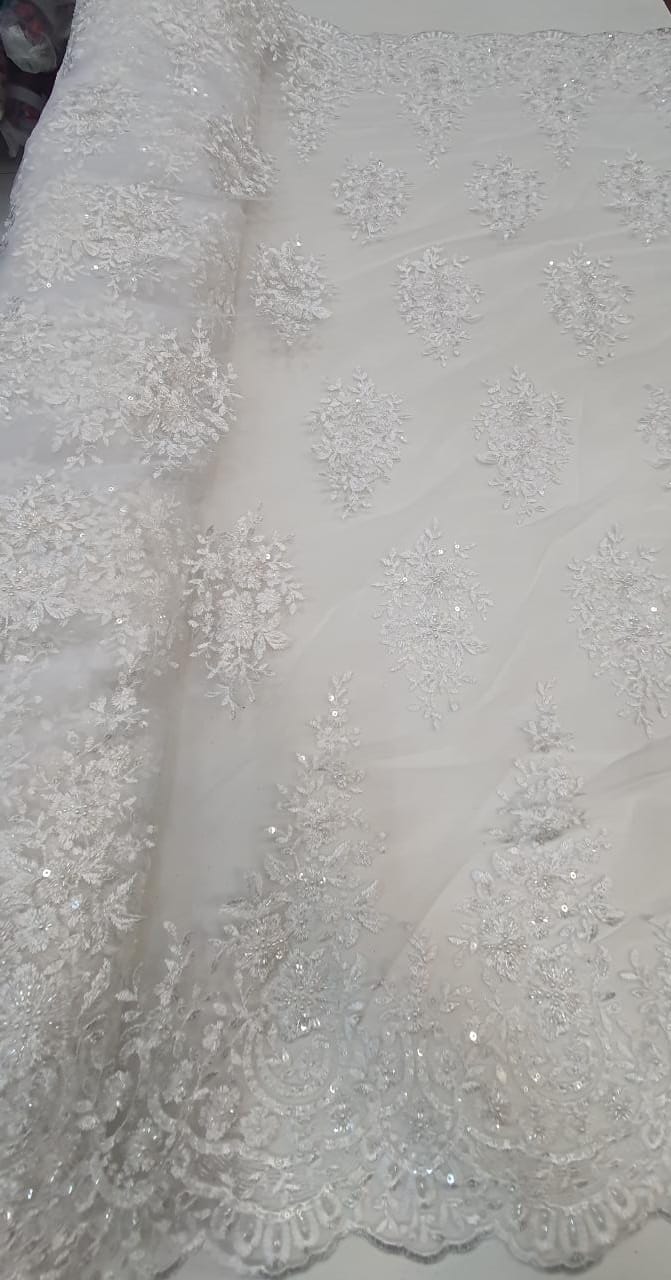 Tule Bordado Branco com Pedrarias Modelo WS21178