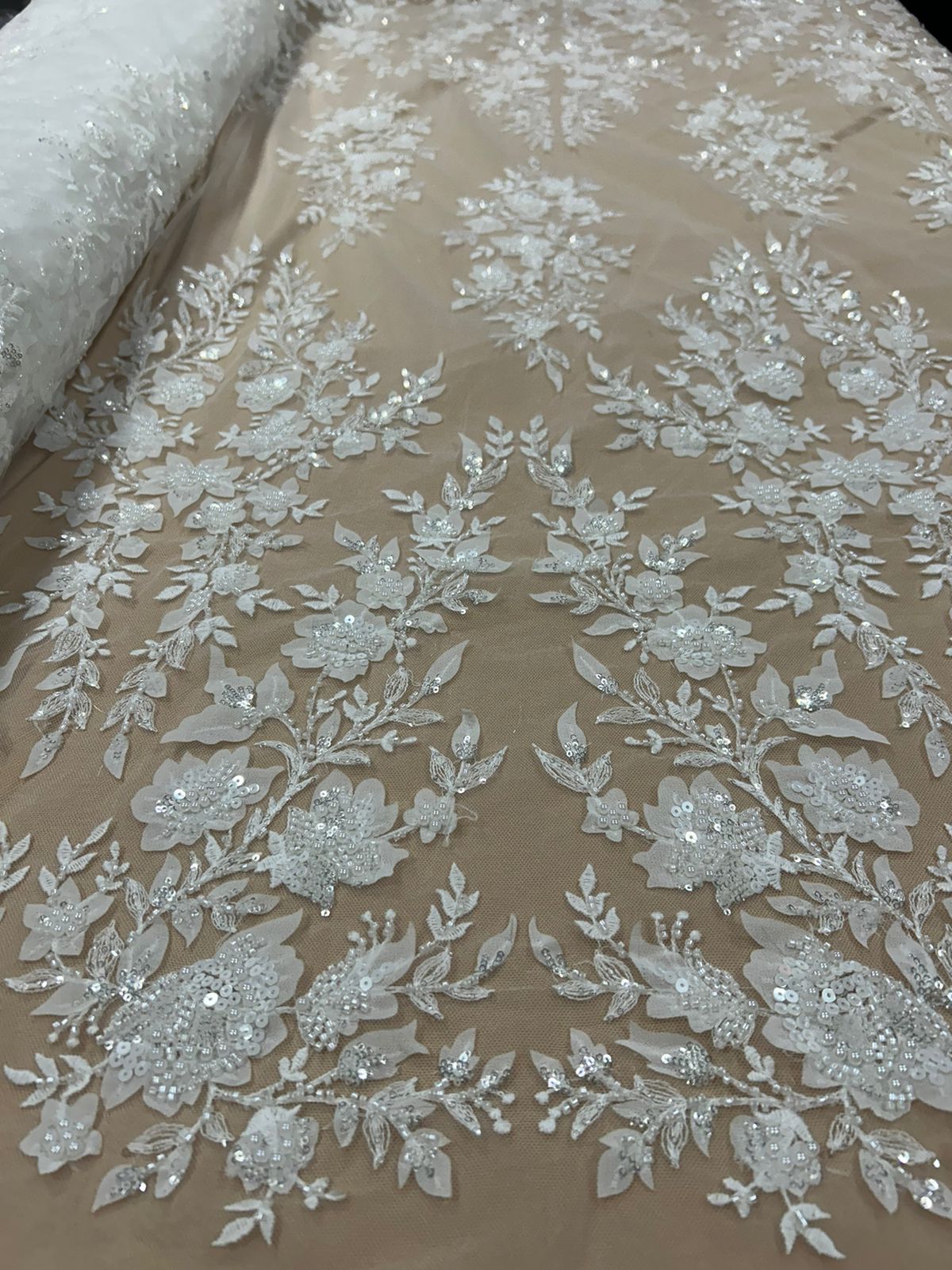 Tule Bordado Branco com Pedrarias Premium em 3D Branco JD346