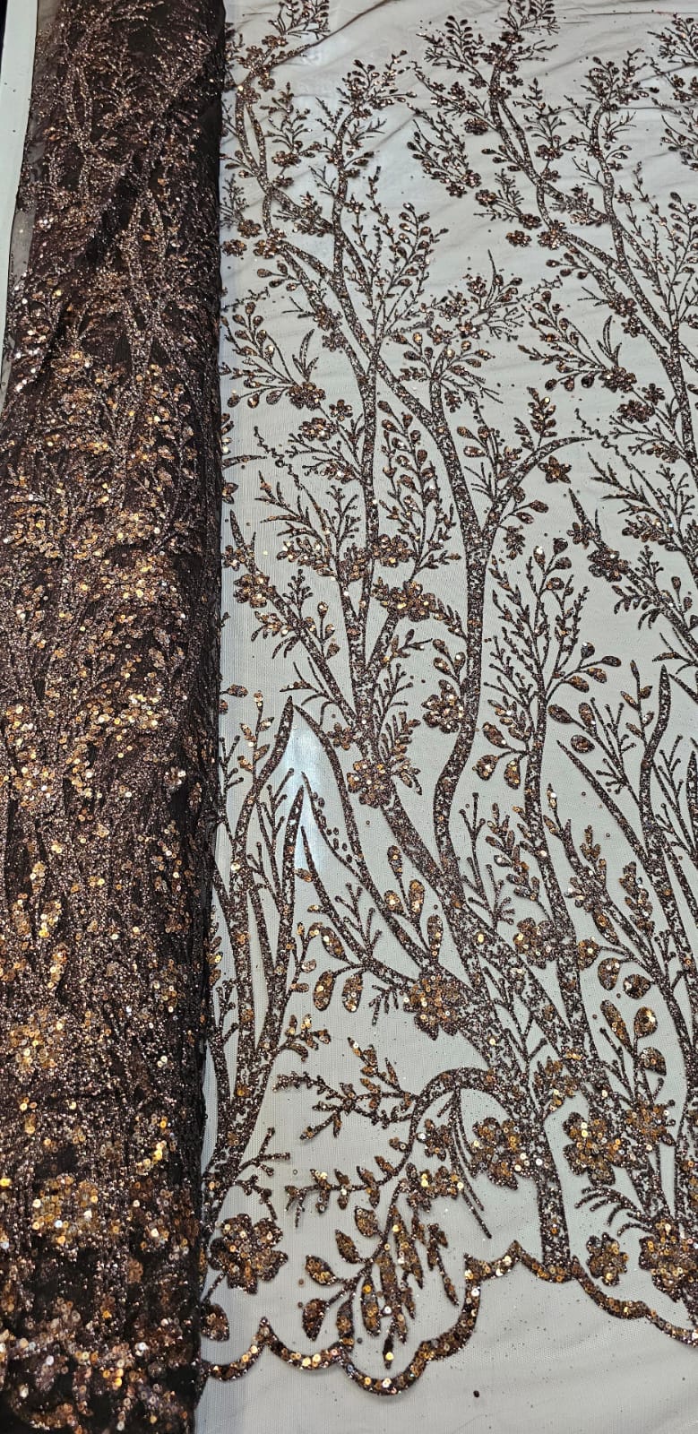 Tule Bordado com Glitter e Paetês Colados Mocha Mousse ( MARROM )  ST2025  