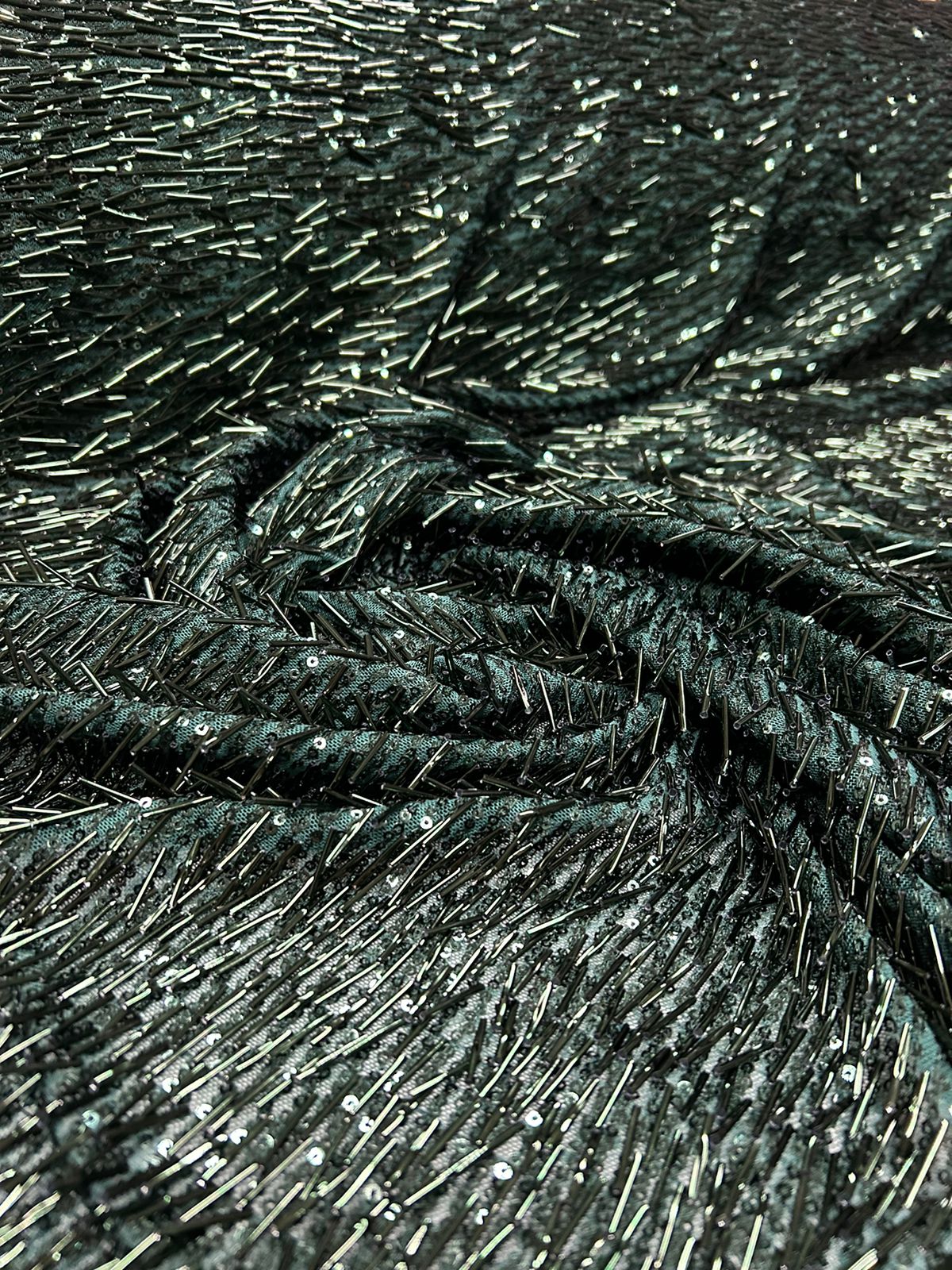 Tule Bordado com Paetês e Canutilhos Saab Verde Floresta