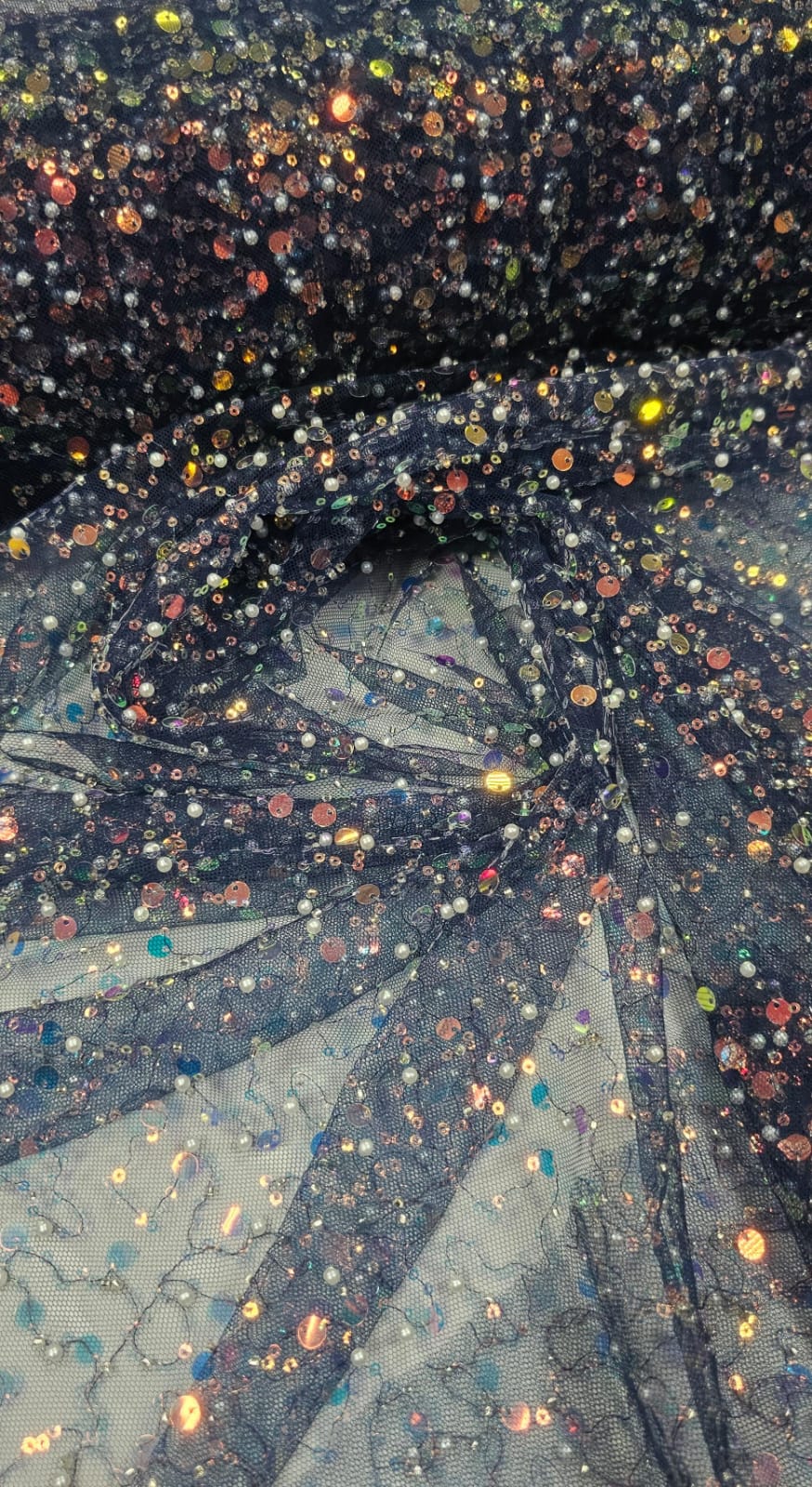 Tule Bordado com Paetês e Pedrarias Holográficos Azul Marinho